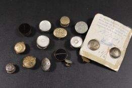 A QUANTITY OF ANTIQUE BACHELOR BUTTONS