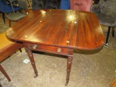 A 19TH CENTURY MAHOGANY PEMBROKE TABLE