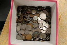 A LARGE QUANTITY OF OLD BRITISH COINS