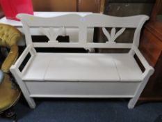 A VINTAGE PAINTED SETTLE / BENCH - W 116 cm