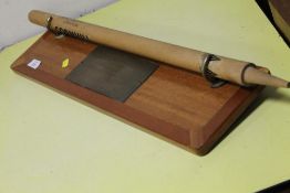 A SIGNED CRICKED STUMP DISPLAY WITH BRASS PLAQUE 