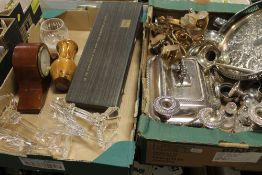 A TRAY OF SILVER PLATED WARE TO INCLUDED A LIDDED TUREEN ETC TOGETHER WITH A TRAY OF CERAMICS