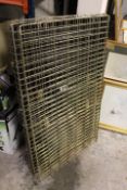 AN EXTRA LARGE STEEL DOG CAGE/CRATE