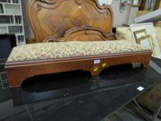 AN ANTIQUE OAK INLAID FOOTSTOOL - W 93 cm