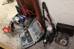 A SELECTION OF POWER TOOLS ETC TO INCLUDE CHAINSAW, STRIMMER, DRILL, GRINDER AND DISCS, BOXED