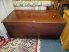 A VINTAGE PINE BLANKET BOX - W ??? cm