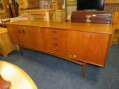 A RETRO TEAK LONG SIDEBOARD, POSSIBLY G-PLAN - L 206 cm