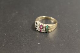 A HALLMARKED 9CT GOLD MULTI COLOURED GEMSET RING A APPROX 3.2 G