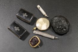 A SMALL BOX OF COLLECTABLE'S TO INCLUDE A SILVER PENKNIFE