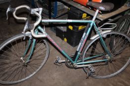 A VISCOUNT PURSUIT 12-SPEED RACING BIKE