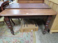 MID VICTORIAN MAHOGANY EXTENDING DINING TABLE WITH ONE SPARE LEAF