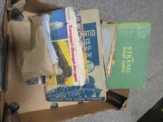 A SMALL TRAY OF COLLECTABLES TO INCLUDE COINS, CIGARETTE CARDS, A STRAND STAMP ALBUM ETC