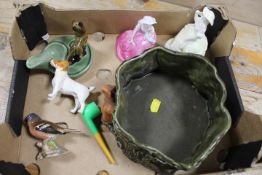 A SMALL TRAY OF CERAMICS TO INCLUDE BESWICK, WADE ETC