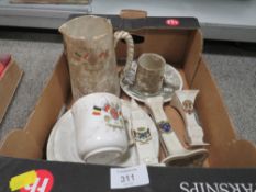 A SMALL TRAY OF ANTIQUE CRESTED CERAMICS AND CRESTED WARE TO INCLUDE AN ARMS OF WEYMOUTH AND