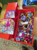 A TRAY OF ASSORTED LEGO IN A RED LEGO LIDDED BOX