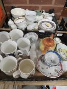 TWO SMALL TRAYS OF ASSORTED CERAMICS