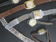 A SELECTION OF ASSORTED WRISTWATCHES TO INCLUDE A BULOVA EXAMPLE