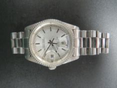 A REPRODUCTION / REPLICA WRISTWATCH - WORKING AT TIME OF CATALOGUING