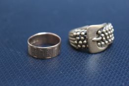 A LARGE HALLMARKED 9 CARAT GOLD KEEPER BUCKLE RING, A/F approx weight 10.4g together with a