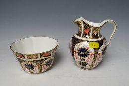 A ROYAL CROWN DERBY IMARI PATTERN MILK JUG AND SUGAR BOWL, JUG h 14 CM, SUGAR BOWL h 7 CM