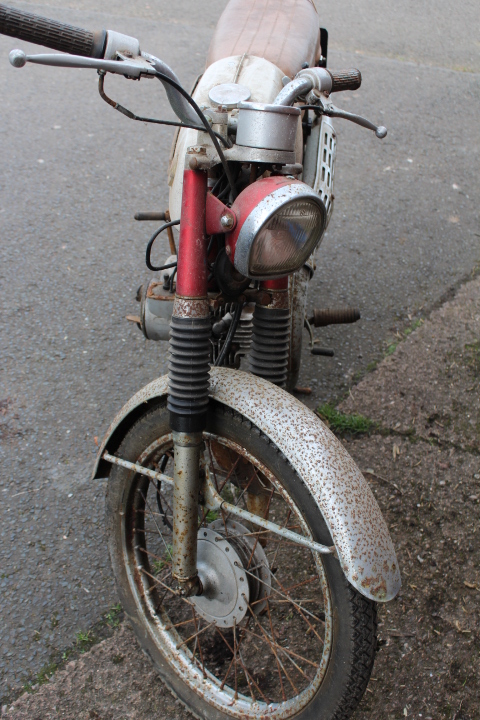 A 1970 SUZUKI AS 50cc MOTORCYCLE, maroon frame and white fuel tank, mileage 18678, Reg: GBF 52H, - Image 3 of 10