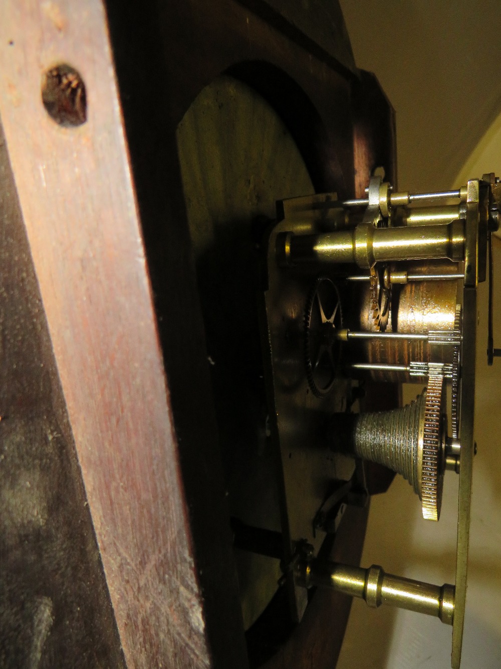 A 19TH CENTURY MAHOGANY CIRCULAR WALL CLOCK WITH SINGLE FUSEE MOVEMENT, Dial Dia. 12" A/F - Image 4 of 6