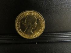 QUEEN ELIZABETH II 1962 SOVEREIGN