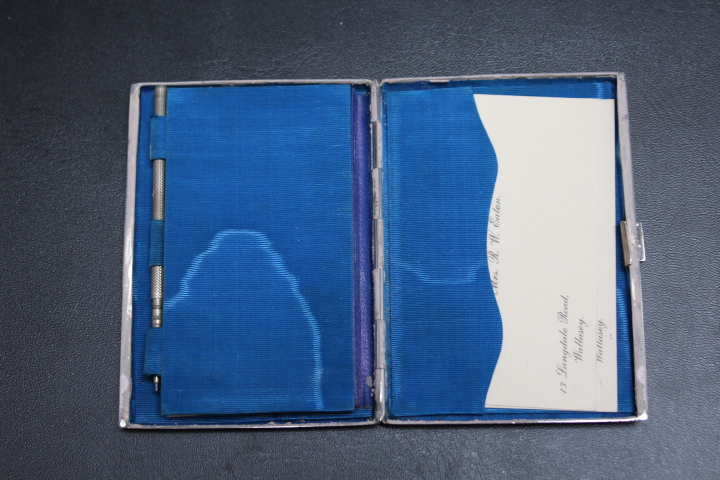 AN ENGRAVED HALLMARKED SILVER AIDE MEMOIRE BY FREDERICK MARSON - BIRMINGHAM 1891, H 10 cm - Image 3 of 3