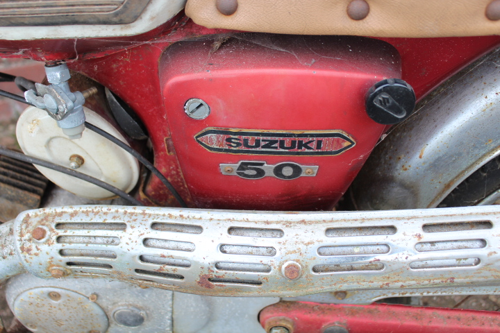 A 1970 SUZUKI AS 50cc MOTORCYCLE, maroon frame and white fuel tank, mileage 18678, Reg: GBF 52H, - Image 5 of 10
