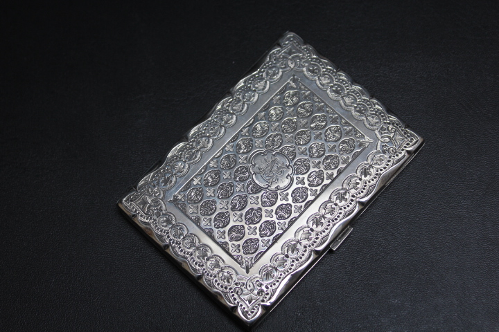 AN ENGRAVED HALLMARKED SILVER AIDE MEMOIRE BY FREDERICK MARSON - BIRMINGHAM 1891, H 10 cm