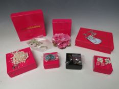 A COLLECTION OF SEVEN BUTLER AND WILSON JEWELLERY ITEMS, to include a large statement lizard / gecko