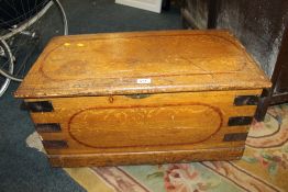 A VINTAGE SMALL PINE TOOL BOX - W 76 cm