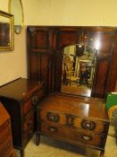 AN OAK MID CENTURY THREE PIECE BEDROOM SUITE