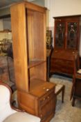 AN ERCOL STYLE OPEN NARROW BOOKCASE W- 52 CM