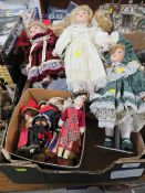 SMALL TRAY OF ASSORTED COLLECTABLE DOLLS