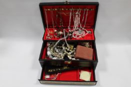 A COLLECTION OF COSTUME JEWELLERY IN A JEWELLERY BOX