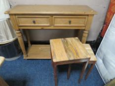 A MODERN COLONIAL OAK EFFECT TWO DRAWER SIDE TABLE W-110 CM