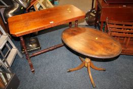 AN EDWARDIAN MAHOGANY TABLE, REPRODUCTION MAHOGANY CABINET AND OVAL TABLE (3)