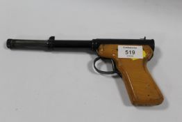 A VINTAGE DIANA MOD 2 BRITISH MADE SPUD GUN