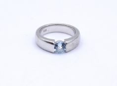 Bandring mit einen rund facc. blauen Stein, Silber 925/000, 7,1g., RG 53