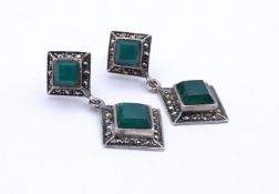 Paar Silber Ohrstecker mit Markasiten und grünem Chalzedon, L. 3,6cm, zus. 8g.