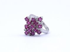 Silberring mit Rubine und Weißtopase, Silber 925/000, 4,20g., RG 55