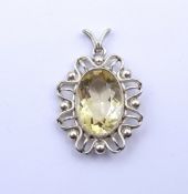 Art Deco Anhänger mit Citrin, Silber 835/000, L. 3,3cm, 5,0g.