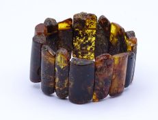 dunkles Bernstein Armband, B. 3,0 - 3,5cm, 40g.