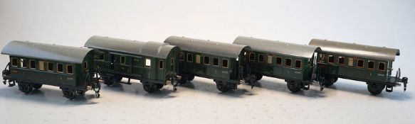 Märklin 1929ff, Gebr. Märklin & Cie., G.m.b.H. Göppingen: 4 baugleiche märklin-Personenwagen + passe