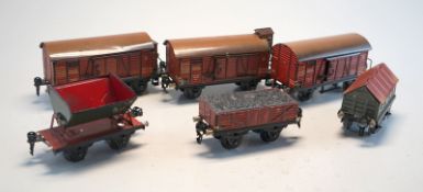 Märklin 1929ff, Gebr. Märklin & Cie., G.m.b.H. Göppingen: Sammlung von 6 märklin-Güterwagen, Spur 0