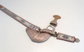 Kandjar Krummdolch mit Filigransilberbesatz Oman 1. H. 20. Jh.