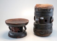 Hocker und Ritualtrommel Angola ca. um 1920