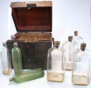 Barocke Reiseapotheke mit 8 Orig. Glasflakons