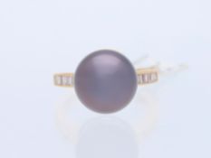 Ring mit Tahiti Zuchtperle und Diamanten in 750 Roségold